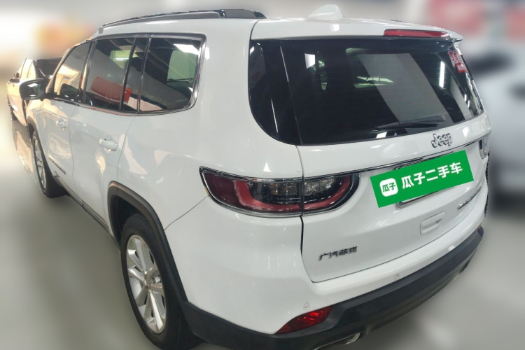 Jeep 大指挥官 2020款 2.0T 两驱精英版车身外观5