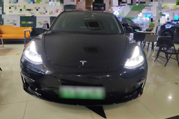 特斯拉 Model 3 2022款 Performance高性能全轮驱动版车身外观2