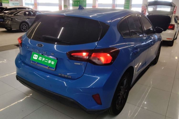 福特 福克斯 2022款 两厢 EcoBoost 180 自动竞速版车身外观7