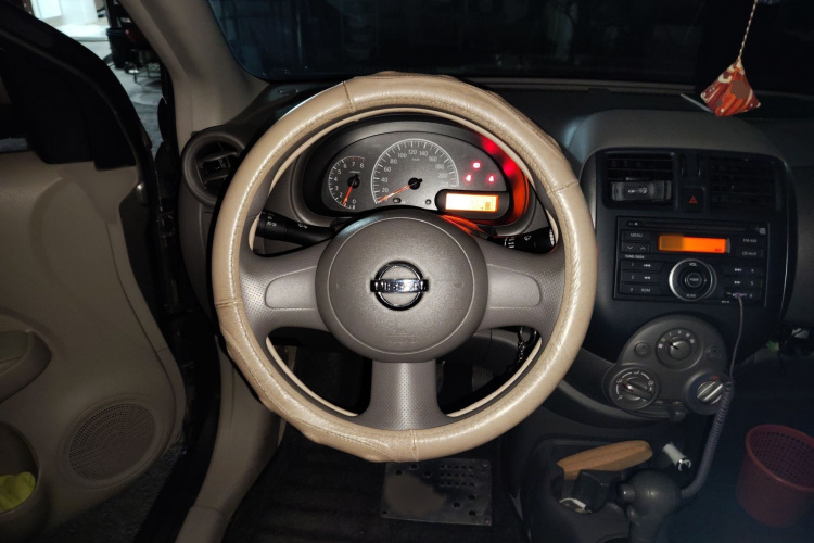 日产 阳光 2011款 1.5XE CVT舒适版局部细节13