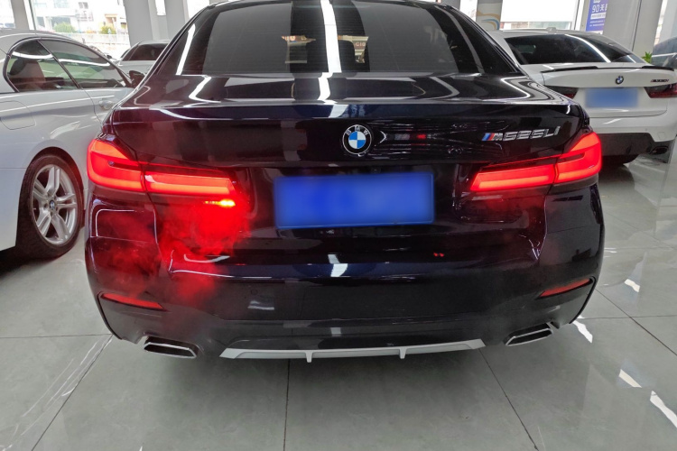 宝马5系 2022款 改款二 525Li M运动套装车身外观6004