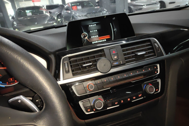 宝马3系 2017款 320Li M运动型局部细节16