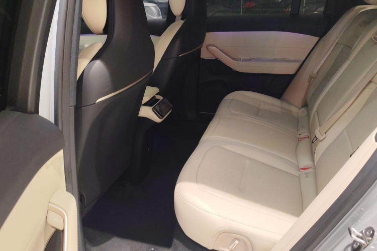 蔚来ES6 2023款 75kWh中控内饰7001