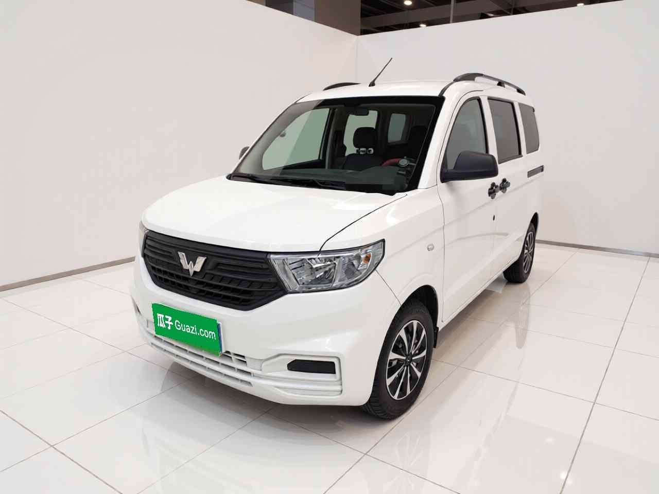 五菱汽车 五菱宏光V 2022款 1.5L劲取版电动助力LAR(2)