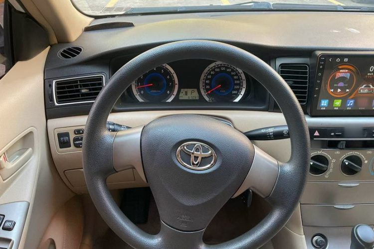 丰田 花冠 2013款 1.6L 自动卓越版中控内饰7004