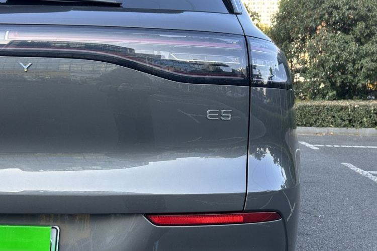 吉利银河 银河E5 2024款 530km 探索+版车身外观6003