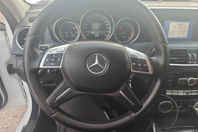 奔驰C级 2013款 C 180 经典型 Grand Edition局部细节13