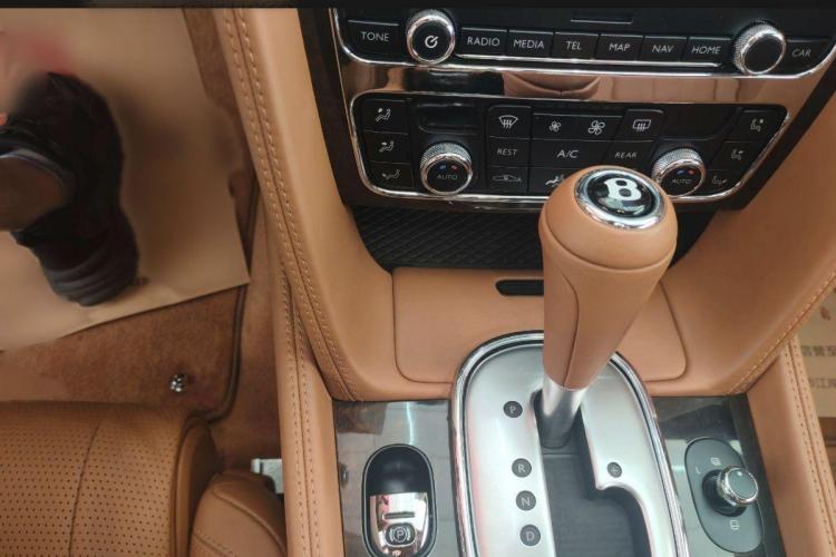 宾利 飞驰 2015款 6.0T W12 标准版中控内饰7005