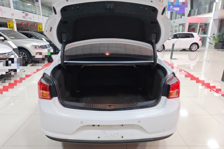 别克 威朗 2018款 三厢 15S 自动进取型机舱底盘23