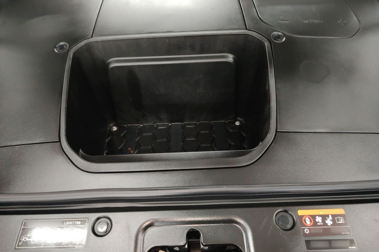 极氪001 2022款 长续航双电机 WE版局部细节24