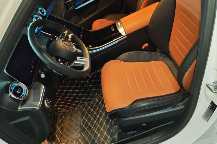 奔驰C级 2023款 C 260 L 运动版局部细节19