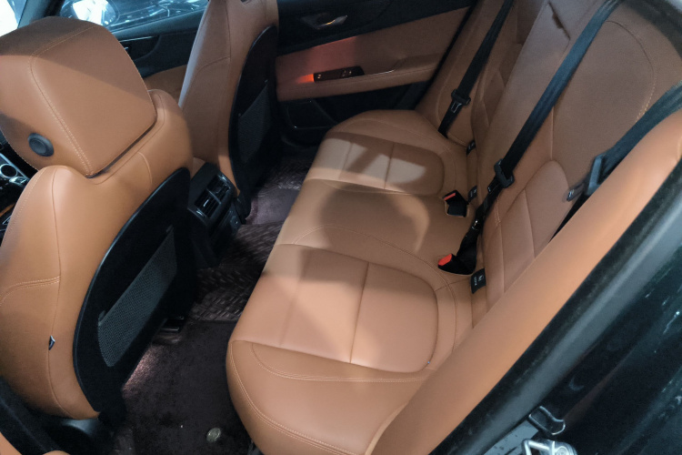 捷豹XEL 2021款 2.0T 250PS 曜黑运动版中控内饰7004