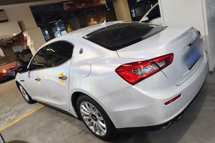 玛莎拉蒂 Ghibli 2014款 3.0T 标准版车身外观4