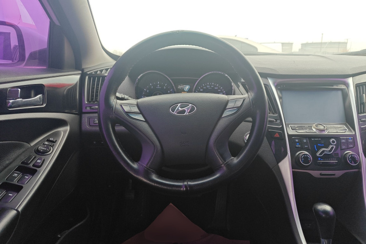 现代 索纳塔 2014款 2.0L 自动豪华版中控内饰13