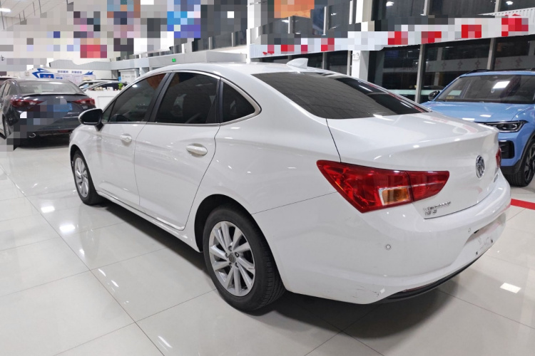 别克 威朗 2018款 三厢 15S 自动进取型车身外观4