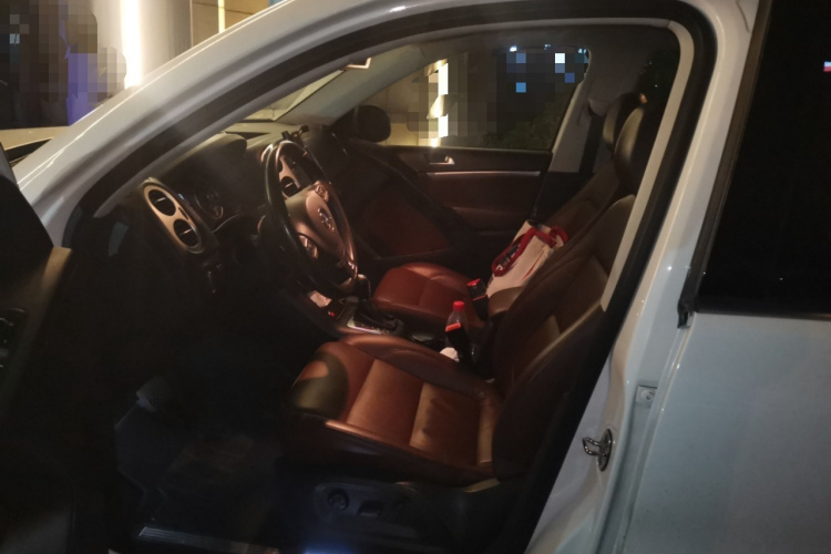 大众 途观 2016款 300TSI 自动四驱豪华版中控内饰19