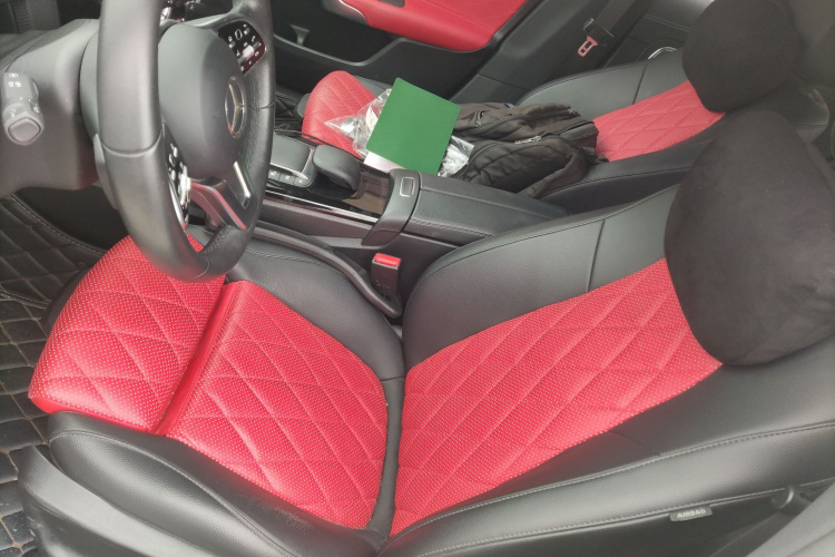 奔驰A级 2021款 A 180 L 运动轿车中控内饰19