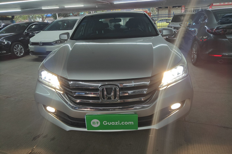 本田 雅阁 2014款 2.4L EXN 豪华导航版车身外观2