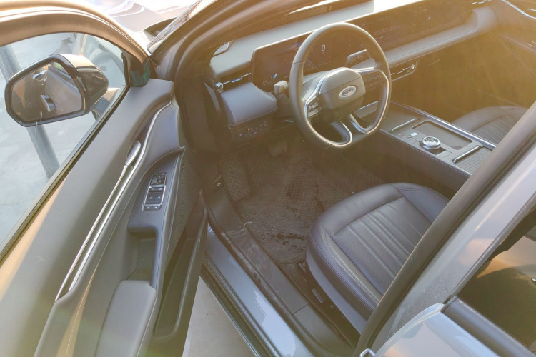 福特 蒙迪欧 2025款 2.0T EcoBoost 至尊型中控内饰20