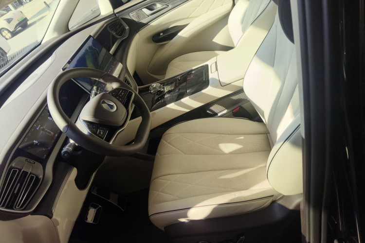 腾势D9 2024款 DM-i 980 四驱旗舰型局部细节19