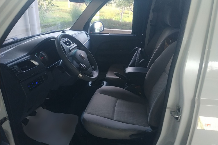 金杯 小海狮X30 2021款 1.5L 舒适型无空调版厢货国VI SWC15M局部细节19