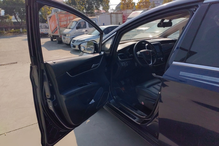 比亚迪 宋MAX 2017款 1.5T 手动智联豪华型 7座中控内饰20