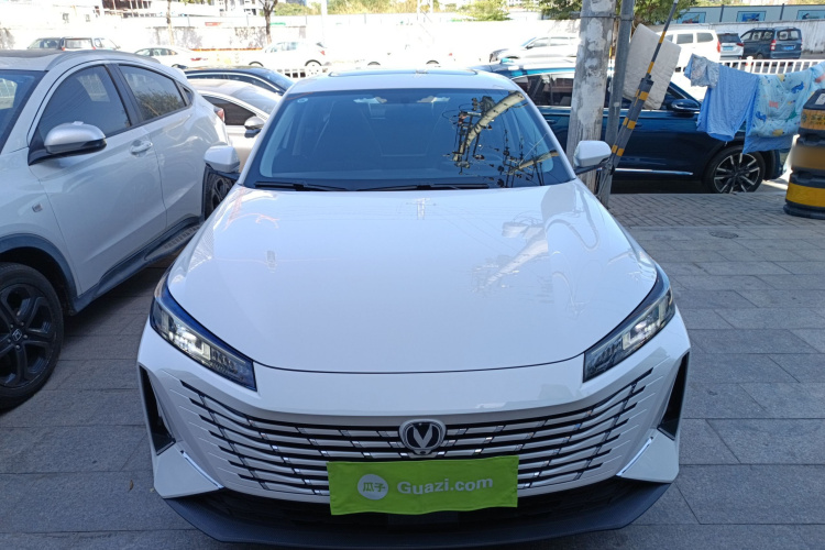 长安 逸动 2024款 1.5T GDI自动 旗舰型车身外观2