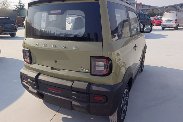 吉利银河 2025款 210km 熊猫骑士车身外观7