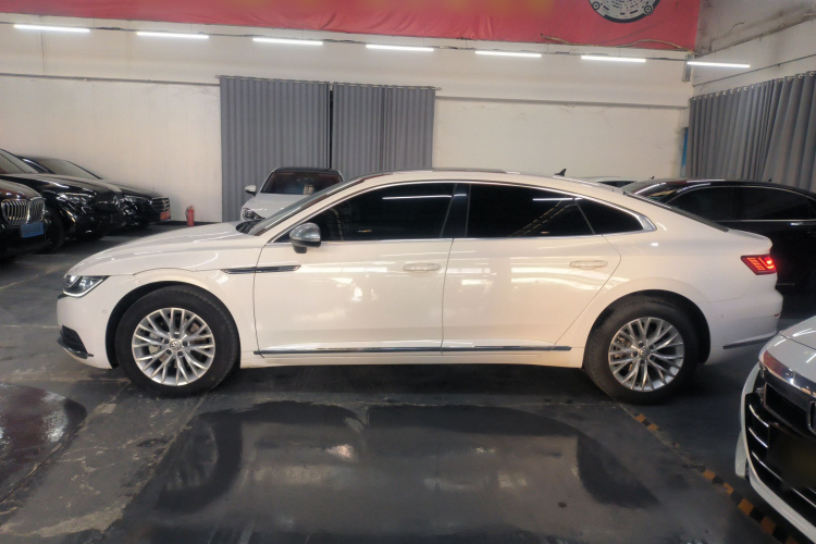 一汽-大众CC 2020款 330TSI 魅颜版 国VI车身外观4