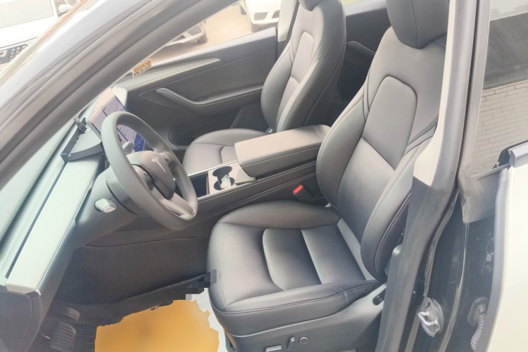 特斯拉 Model Y 2023款 长续航全轮驱动版中控内饰19