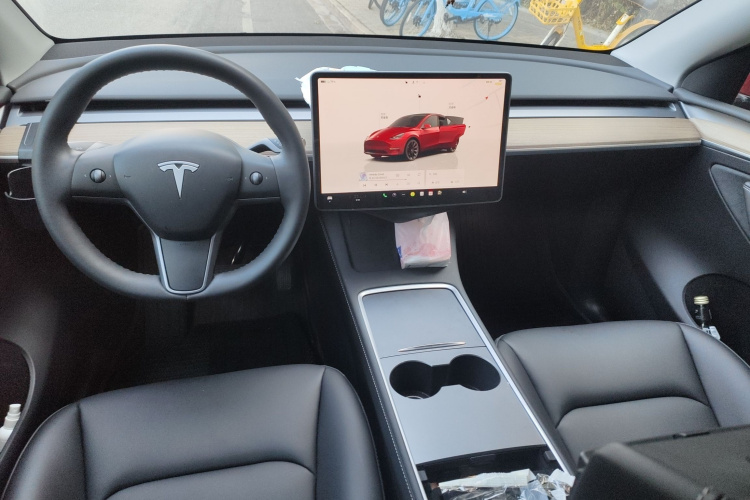 特斯拉 Model Y 2022款 改款 后轮驱动版中控内饰12