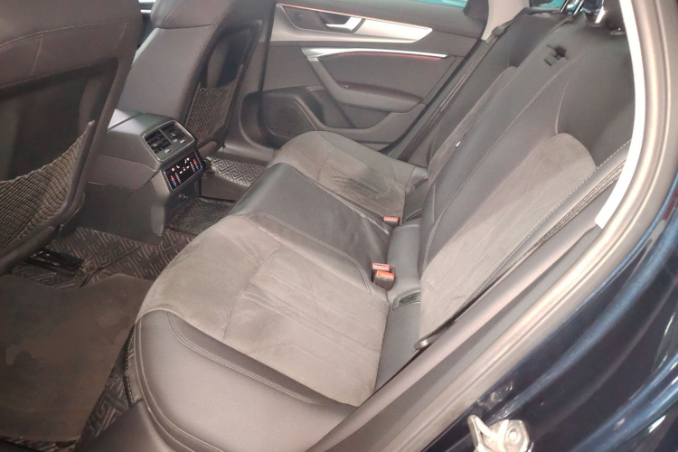 奥迪A6(进口) 2022款 Avant 先锋派 45 TFSI 臻选动感型中控内饰21