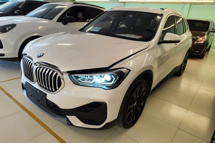 宝马X1 2021款 sDrive20Li 时尚型车身外观1