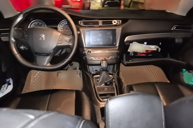 标致408 2014款 1.8L 自动豪华版中控内饰7002