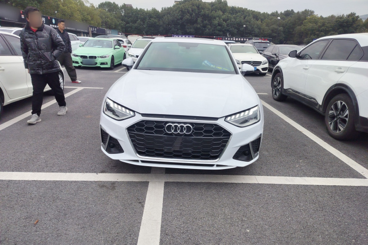 奥迪A4L 2020款 40 TFSI 豪华动感型车身外观6001