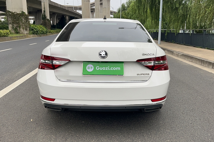 斯柯达 速派 2016款 TSI380 DSG尊行版车身外观6005