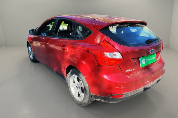 福特 福克斯 2012款 两厢 1.6L 自动风尚型车身外观5