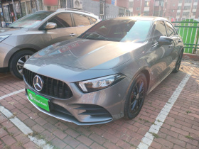 奔驰A级 2020款 改款 A 200 L 运动轿车时尚型