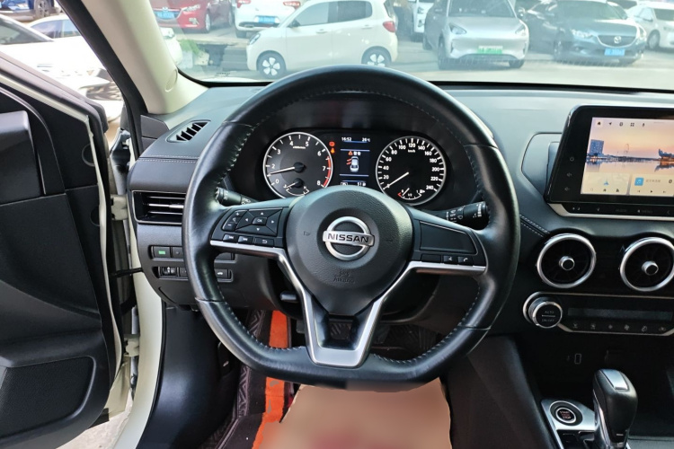 日产 轩逸 2021款 1.6L XL CVT悦享版中控内饰13