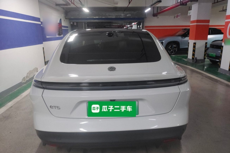 蔚来ET5 2022款 75kWh车身外观6