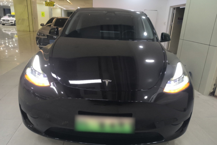 特斯拉 Model Y 2022款 后轮驱动版车身外观2
