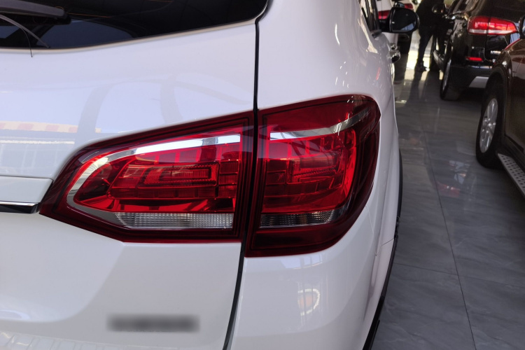 哈弗H6 2021款 运动版 1.5T 自动精英智联型 U型格栅车身外观9