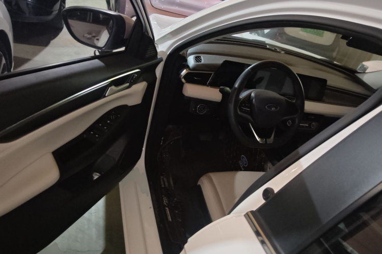 福特 福睿斯 2021款 1.5L 自动钻石版中控内饰20