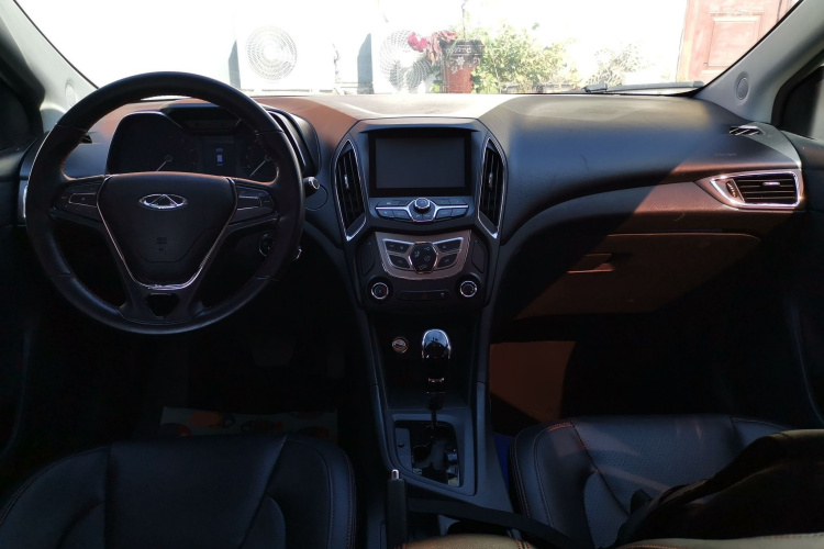 奇瑞 艾瑞泽5 2016款 1.5L CVT领锐版中控内饰12