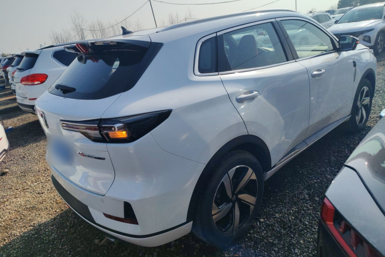 长安CS55PLUS 2024款 第三代 1.5T DCT尊贵型车身外观7