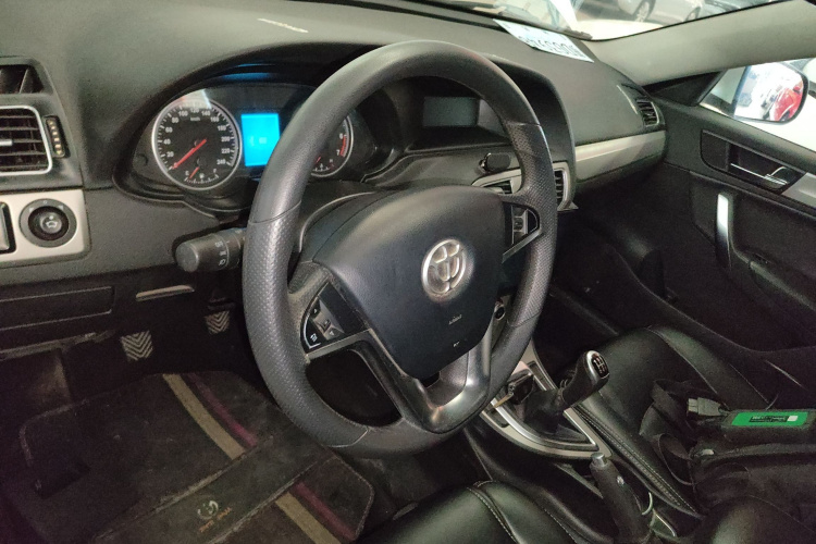 中华H530 2017款 1.6L 手动舒适型局部细节13