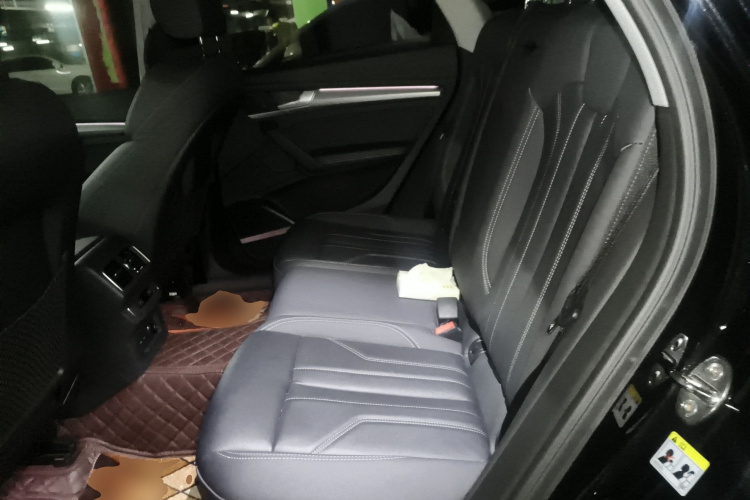 奥迪Q5L 2022款 45T 豪华动感型中控内饰21