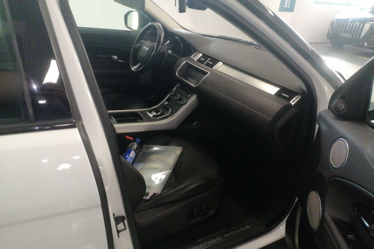 路虎 揽胜极光 2018款 240PS SE DYNAMIC 智锐版局部细节9005