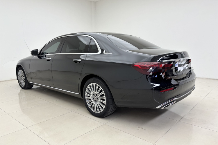 奔驰E级 2023款 改款 E 300 L 豪华型车身外观6004