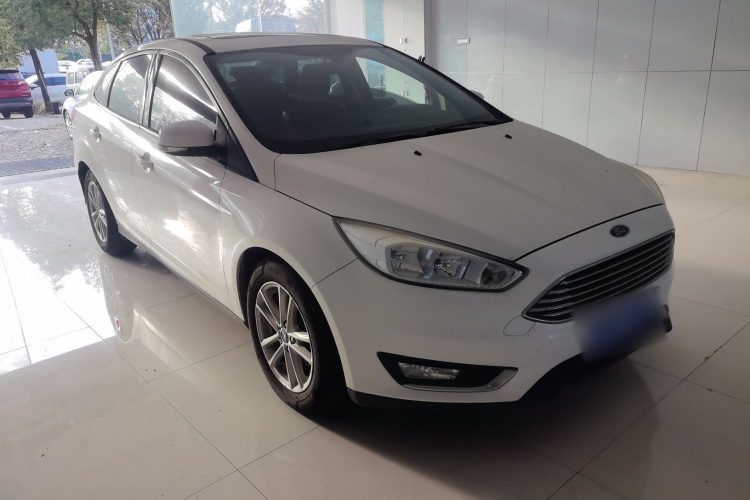 福特 福克斯 2017款 三厢 1.6L 自动风尚型智行版车身外观3